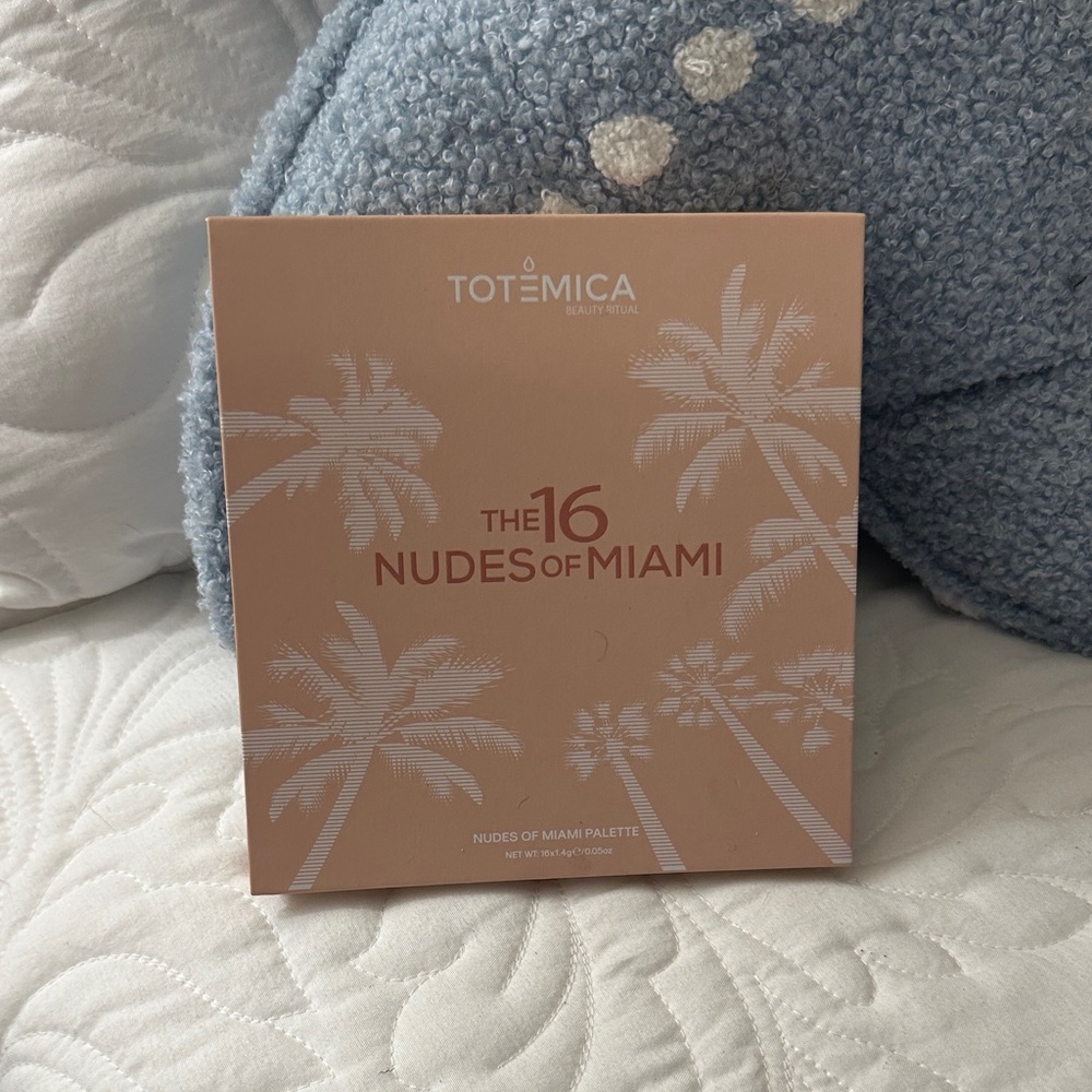 NEW! The 16 Nudes of Miami Eyeshadow Palette